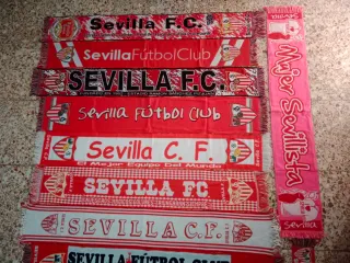 27 Bufandas Sevilla C.F