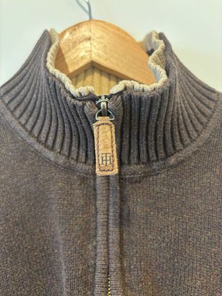 Jersey Tommy Hilfiger media cremallera marrón