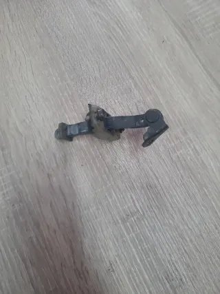 Asegurador puerta izquierda Celica T23