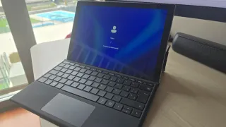 Surface Pro 7 con accesorios