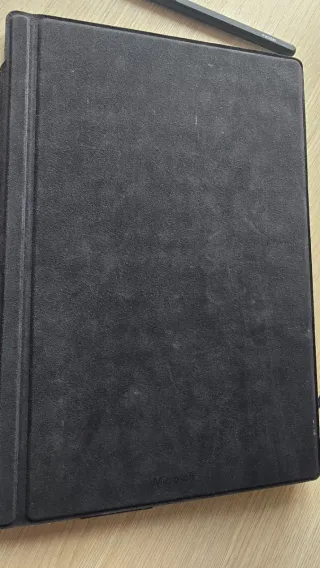 Surface Pro 7 con accesorios