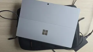 Surface Pro 7 con accesorios