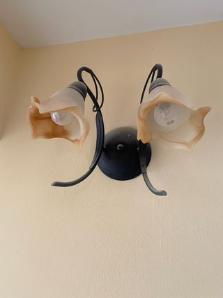 Lámparas de pared de cristal y metal