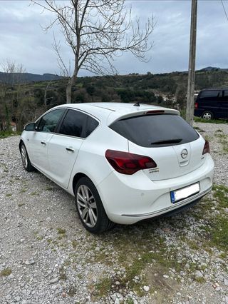 Opel Astra 2012