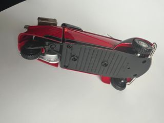 Revell 1/18  Diecast Model Car 08964 - Messer