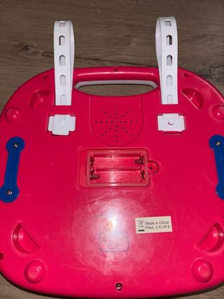 Mesa de actividades para bebés