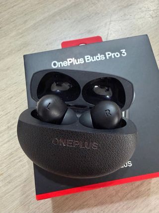 OnePlus Buds Pro 3 Negros/Plateados