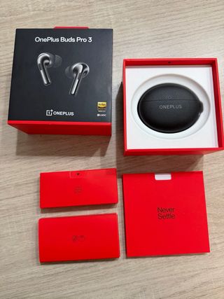 OnePlus Buds Pro 3 Negros/Plateados