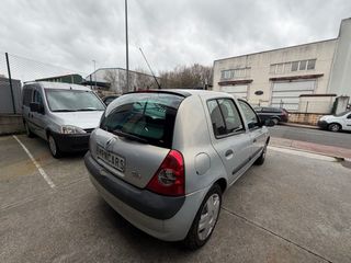 Renault Clio 2003