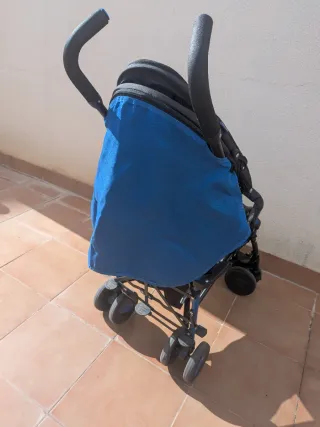 Silla de paseo Chicco azul.