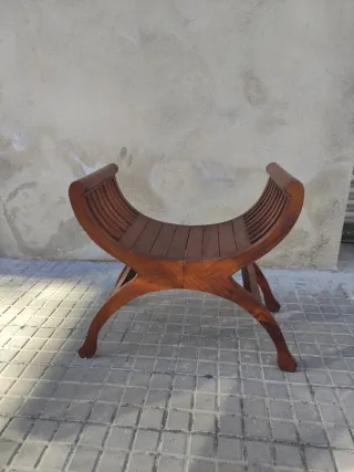Banqueta rústica de madera