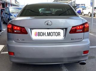 Lexus IS220d 2007 170.000km! Techo, cuero, xenon