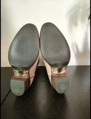 Botas Sendra Beige con Detalles Dorados