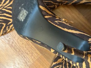 Stivali camoscio zebrati tacco alto