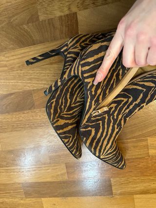 Stivali camoscio zebrati tacco alto