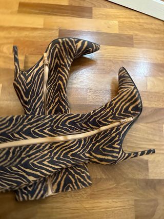 Stivali camoscio zebrati tacco alto