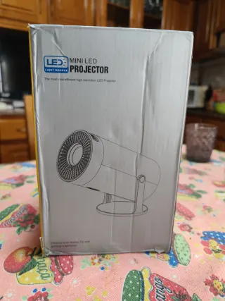 Mini Projetor LED HY300