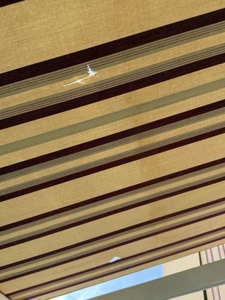 Toldo Rayas Beige y Burdeos