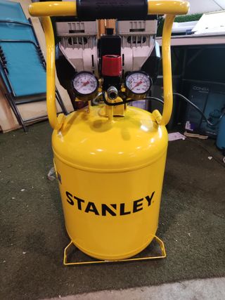 Compresor Stanley SXCMS1350VE Muy Silencioso