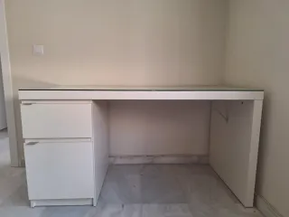 Escritorio y Mueble Alto Beige