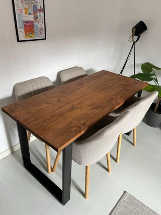 Mesa comedor y 4 sillas