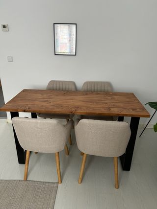 Mesa comedor y 4 sillas