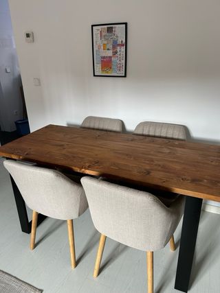 Mesa comedor y 4 sillas
