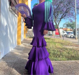 Traje de flamenca morado