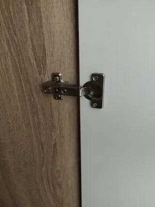 Armario 2 puertas beige y blanco