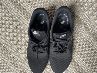 Zapatillas Nike Talla 43 Negras y Blancas