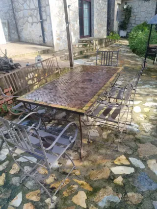 Mesa de jardín mosaico y metal