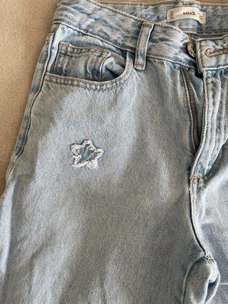 Pantalón vaquero con estrellas .Mango Teen