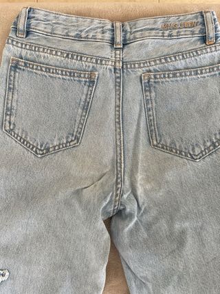 Pantalón vaquero con estrellas .Mango Teen