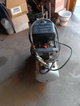 Einhell EURO 8/24 Compresor venta en persona