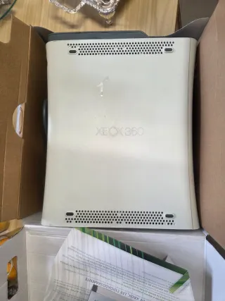 Xbox 360 Pro Bundle Indiana Jones + 14 Giochi