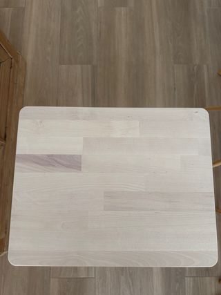 Mesita de noche Ikea Björksnäs madera y cuero