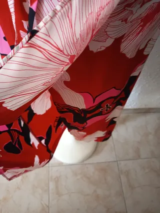 Conjunto ZARA Top Blanco y Falda Estampada