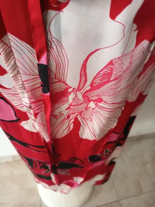 Conjunto ZARA Top Blanco y Falda Estampada