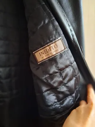 Abrigo largo de cuero negro