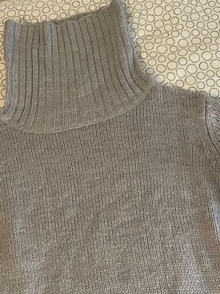 Jersey cuello alto gris