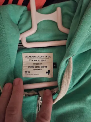 Sudadera sin mangas con capucha verde