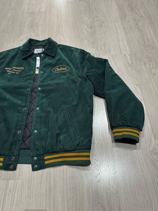 Chaqueta Carhartt Verde con detalles amarillos