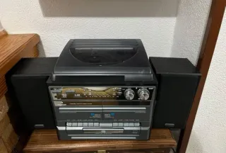 Mini cadena Auna con tocadiscos y CD