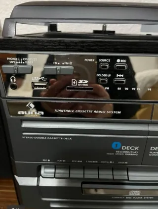 Mini cadena Auna con tocadiscos y CD