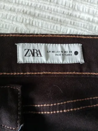 Pantalón marrón Zara