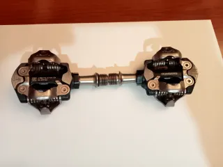 Pedales Shimano XT M8100. Seminuevos. 10 salidas