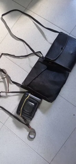 Binoculares y Cámara Antigua