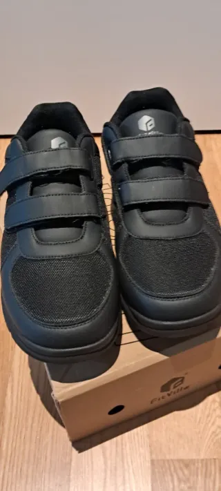 Scarpe FitVille nere con velcro