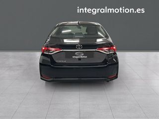 Toyota Corolla Sedán 125H Active Tech