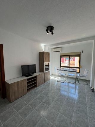 Piso en venta en Parque Victoria Eugenia en Málaga